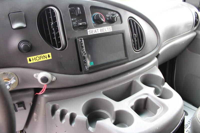 2003 Ford E-Series E-350 SD XL