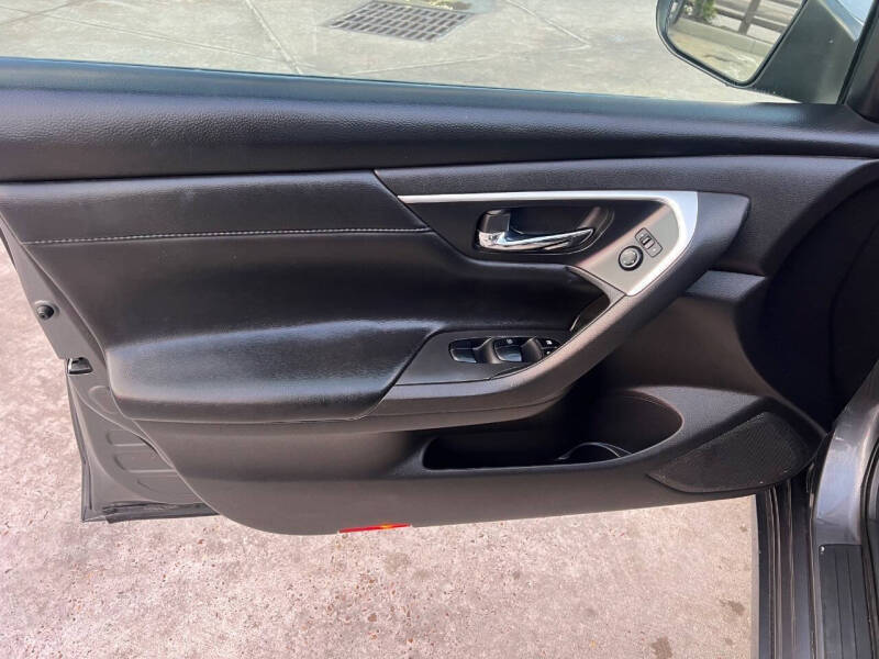 2016 Nissan Altima 2.5 SR