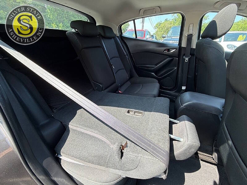 2016 Mazda MAZDA3 i Touring
