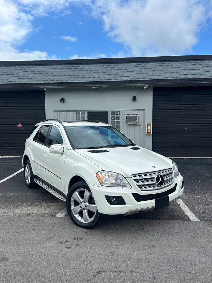 2009 Mercedes-Benz M-Class for sale at ALPHA AUTOMOTIVE SALES in Oakland Park, FL