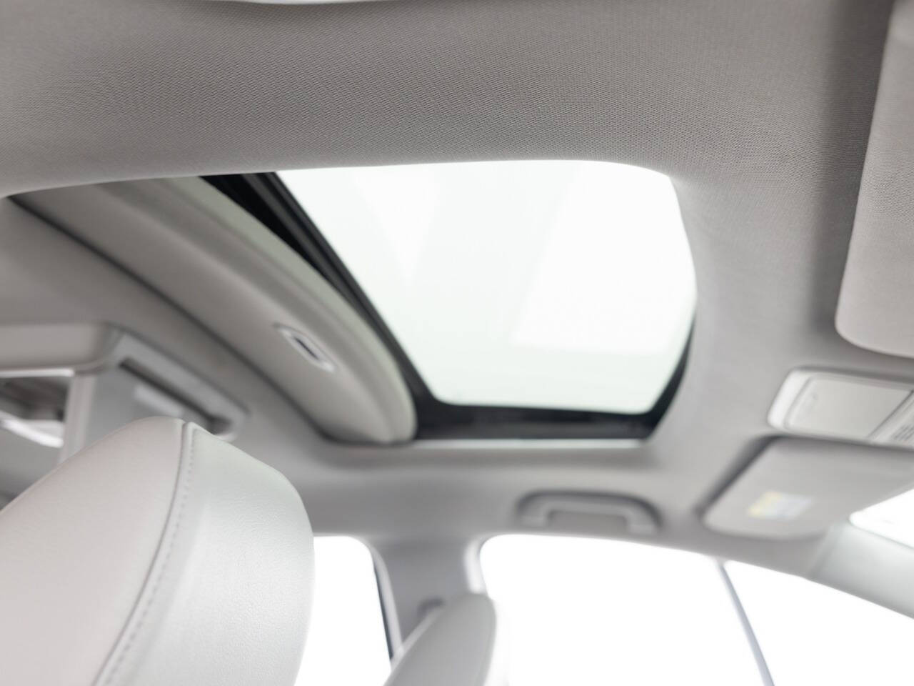 Used Car 2016 Honda Odyssey  Touring Elite 4dr Mini Van For Sale Under $12,000 In Coal City, Illinois