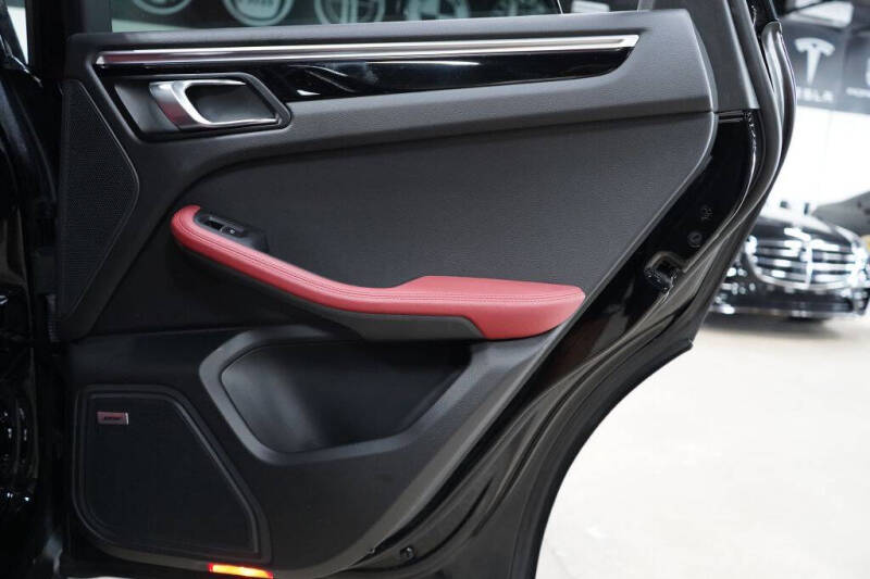 2020 Porsche Macan S