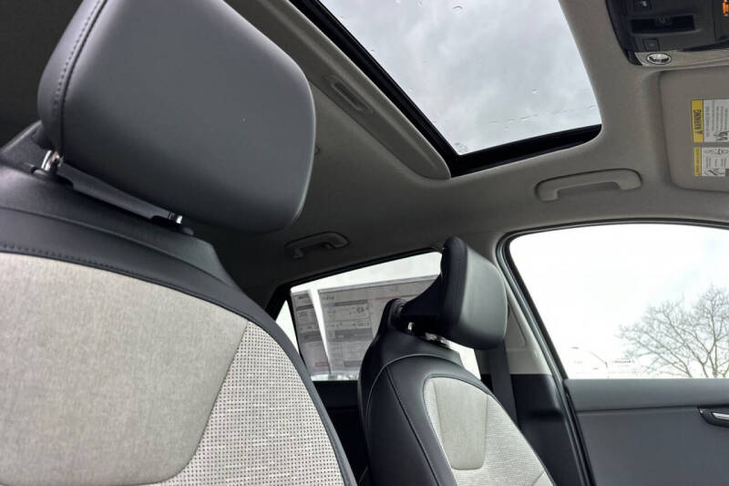 2025 Kia Niro SX Touring