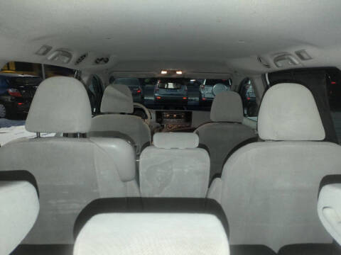 2012 Toyota Sienna LE 8-Passenger