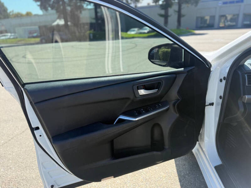 2016 Toyota Camry SE