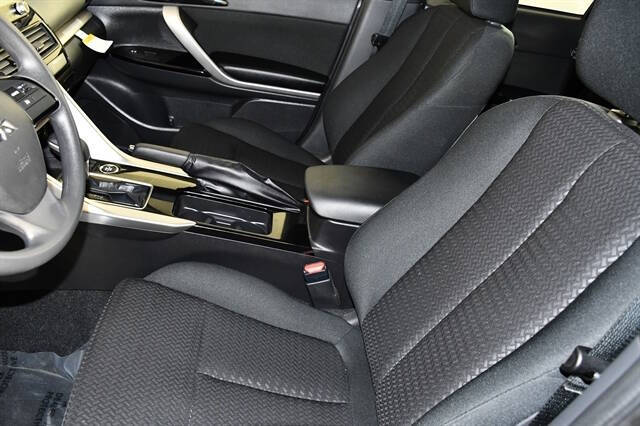 2024 Mitsubishi Eclipse Cross LE