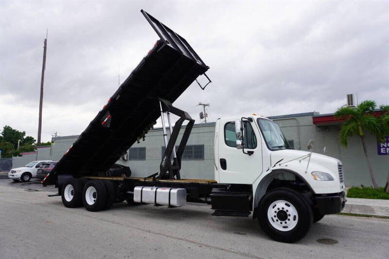 2015 Freightliner M2 106