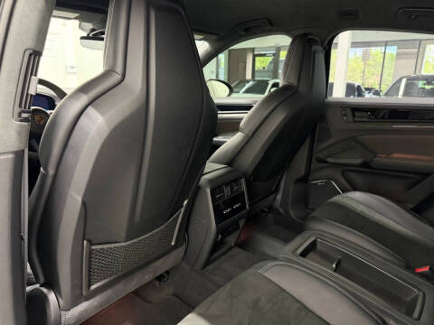 2024 Porsche Cayenne Turbo GT