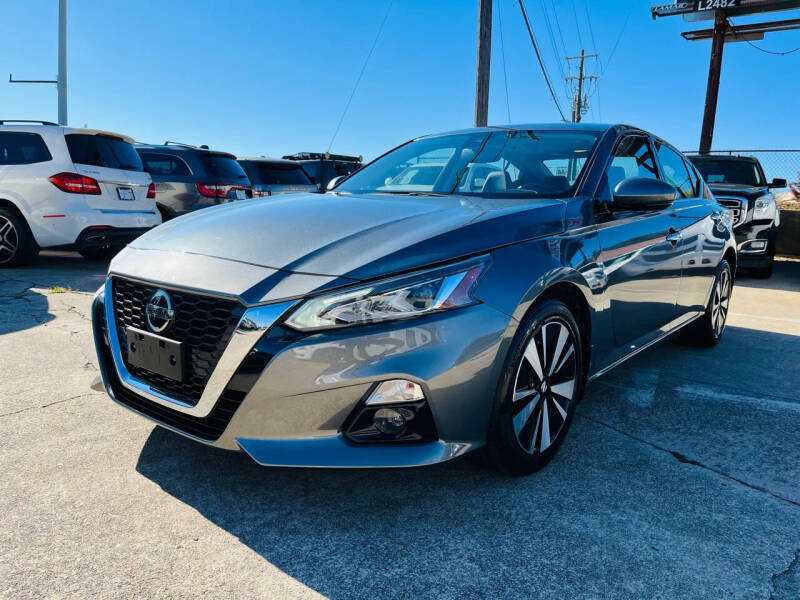 2019 Nissan Altima SL photo 2