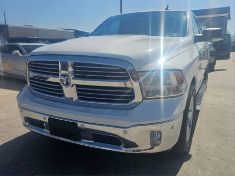 2016 RAM 1500 SLT
