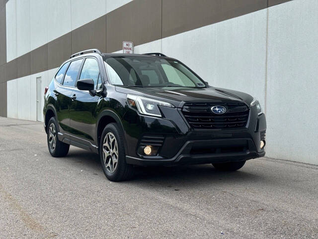 2023 Subaru Forester Premium's photo