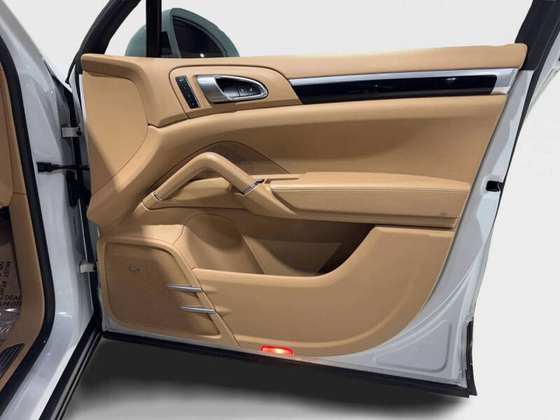 2015 Porsche Cayenne S E-Hybrid