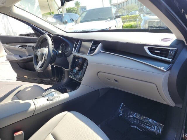 2025 Infiniti QX50 Luxe