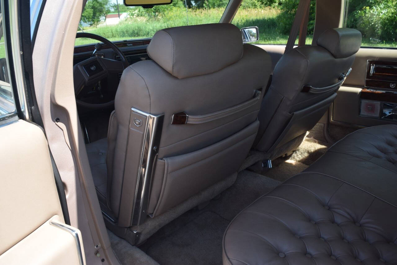 1991 Cadillac Brougham 136