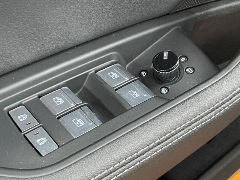 2021 Audi e-tron quattro Premium Plus