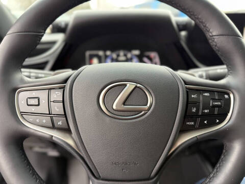 2023 Lexus ES 250