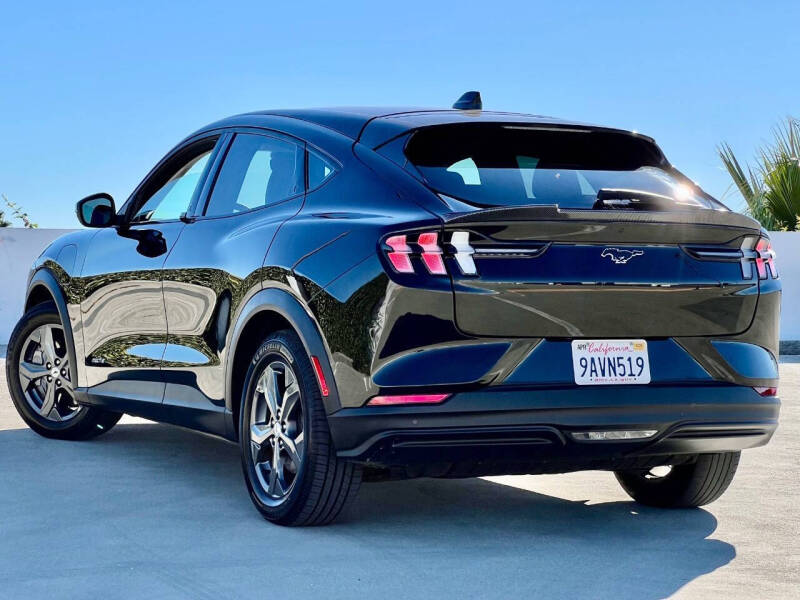 2022 Ford Mustang Mach-E Select