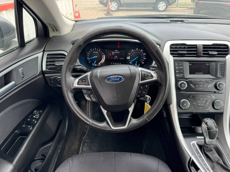 2014 Ford Fusion SE