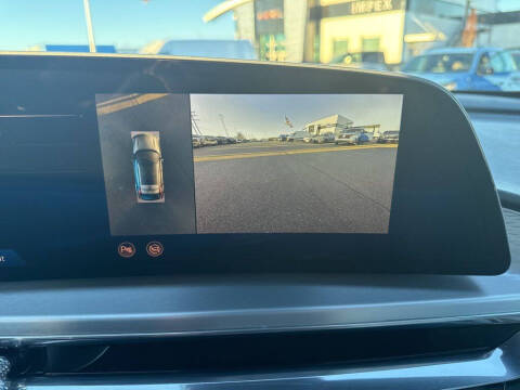 2024 Cadillac LYRIQ Luxury 1