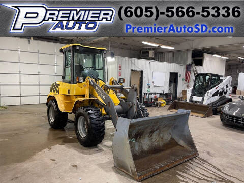 2002 Volvo L35B for sale at Premier Auto in Sioux Falls SD