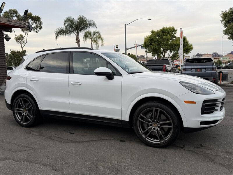 2023 Porsche Cayenne S Platinum Edition
