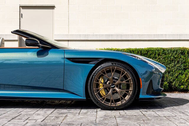 2026 Aston Martin DB12 Volante