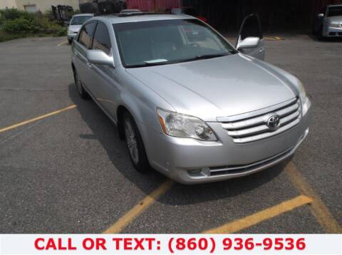 2005 Toyota Avalon for sale at Lee Motor Sales Inc. in Hartford CT