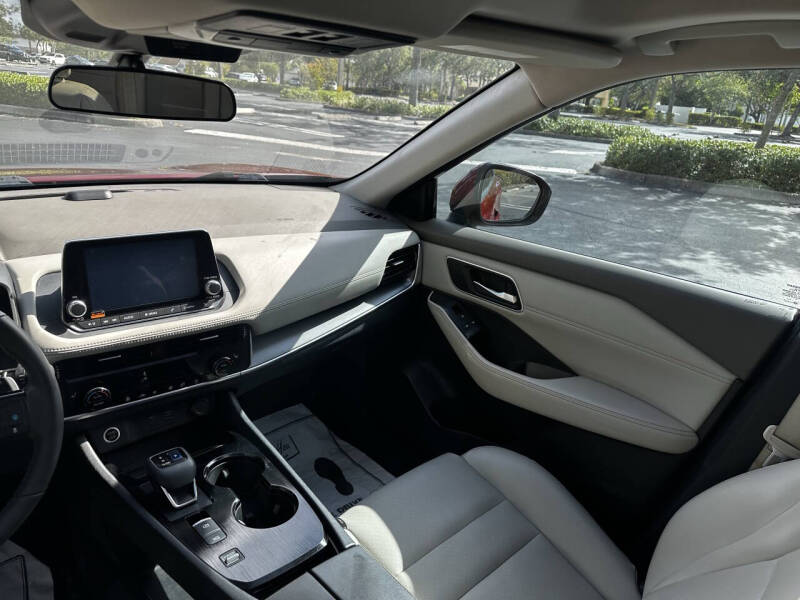 2021 Nissan Rogue SV