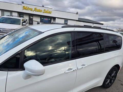 2020 Chrysler Pacifica Touring