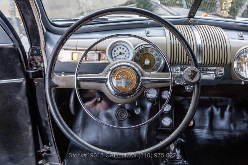 1948 Ford Super Deluxe