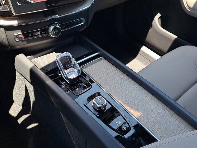 2026 Volvo XC60 B5 Core