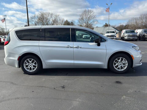 2024 Chrysler Pacifica Touring L