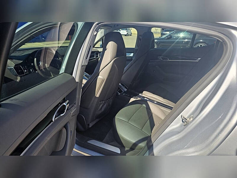 2016 Porsche Panamera