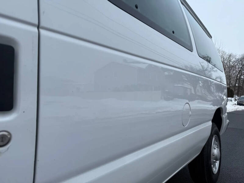 2013 Ford E-Series E-350 SD XLT