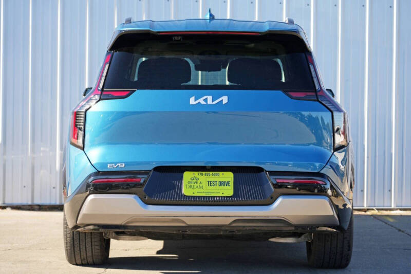 2024 Kia EV9 Land