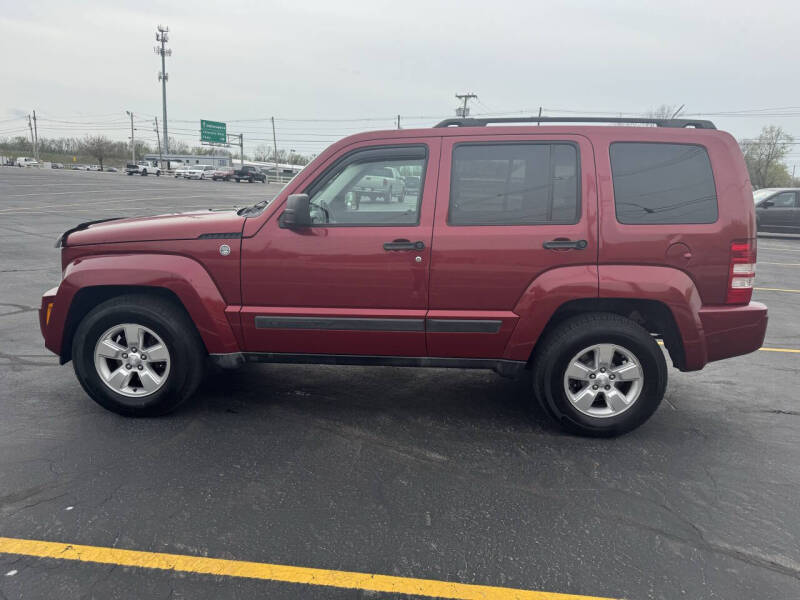 Image 2 of 2012 Jeep Liberty Sport