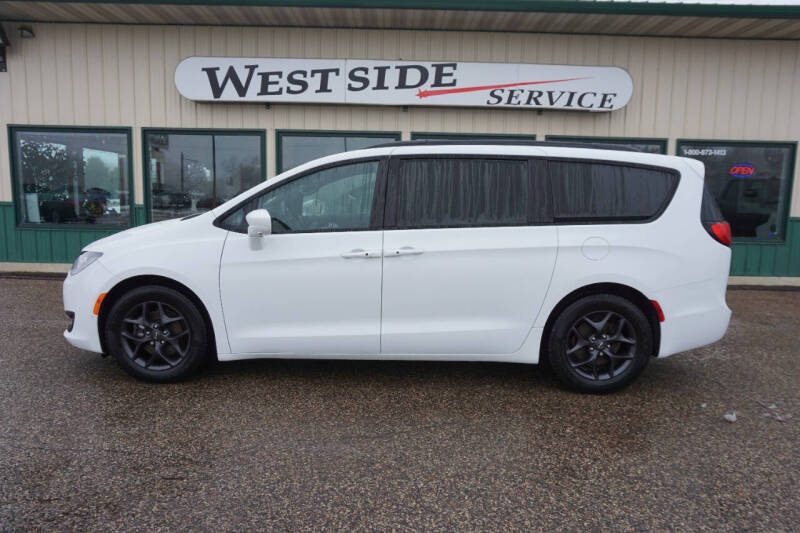 2020 Chrysler Pacifica Touring L Plus's photo