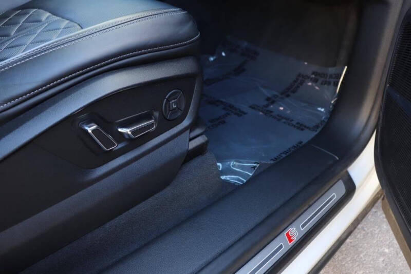 2023 Audi SQ8 4.0T quattro Prestige