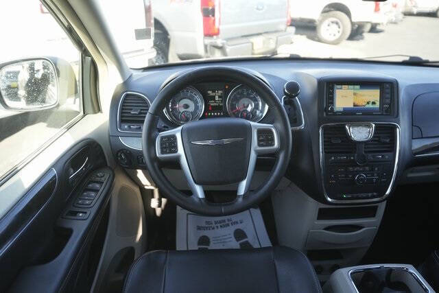 2012 Chrysler Town and Country Touring