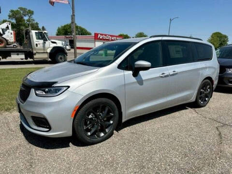 2023 Chrysler Pacifica for sale at LITCHFIELD CHRYSLER CENTER in Litchfield MN