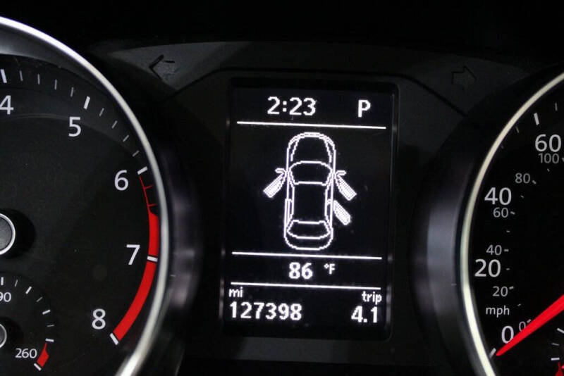 2017 Volkswagen Passat 1.8T R-Line