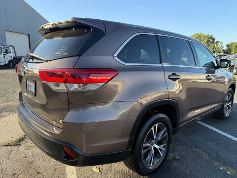 2017 Toyota Highlander LE Plus