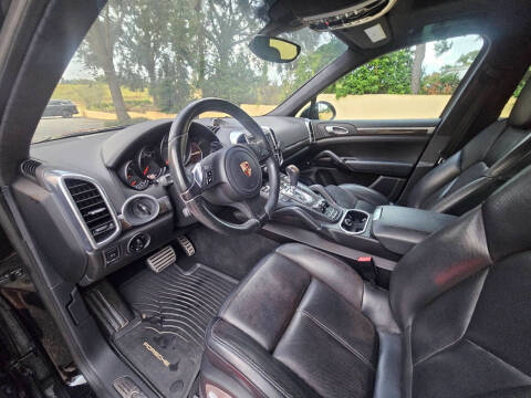 2013 Porsche Cayenne GTS