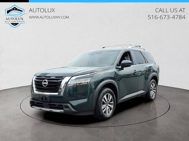 2023 Nissan Pathfinder SL