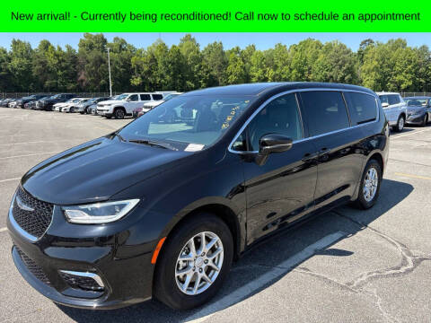 2025 Chrysler Pacifica Select