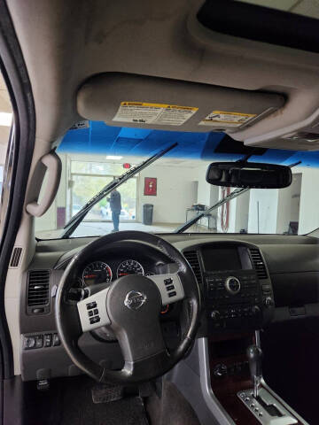 2008 Nissan Pathfinder LE