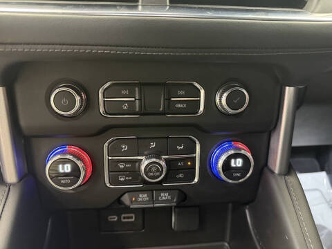 2024 GMC Yukon XL SLE