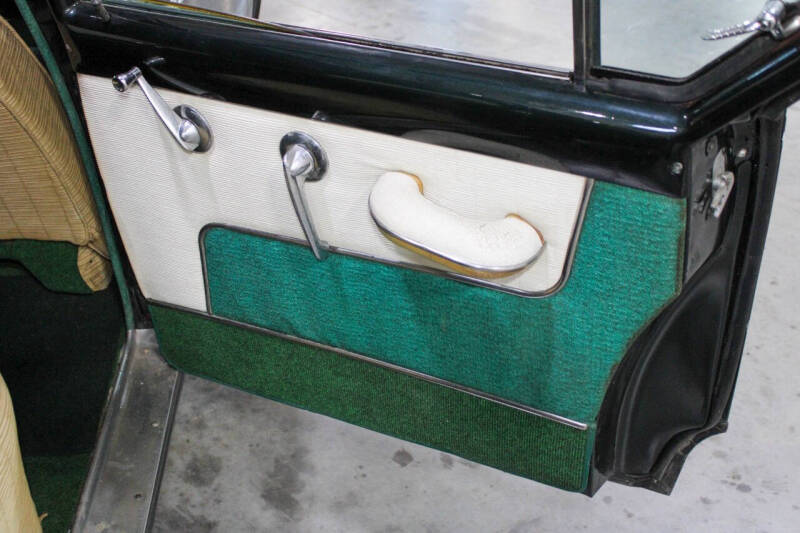 1953 Kaiser Manhattan