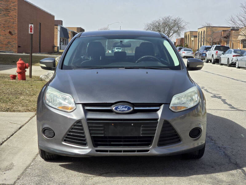 Used 2014 Ford Focus SE with VIN 1FADP3F24EL377979 for sale in Schaumburg, IL
