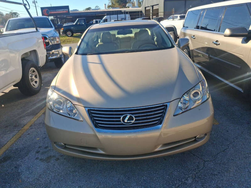 Lexus ES's photo